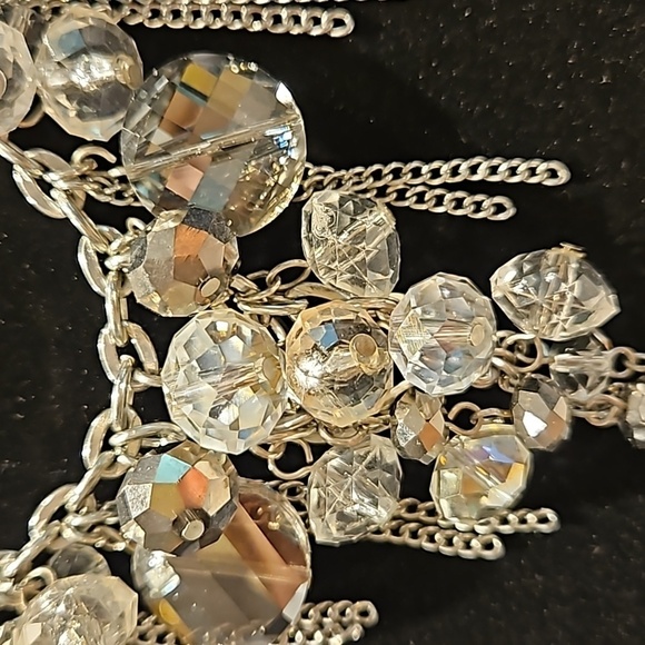 Clear & Smokey Cut CRYSTAL BEADS w/Silvertone accents on Silvertone 16" Necklace - Picture 4 of 8